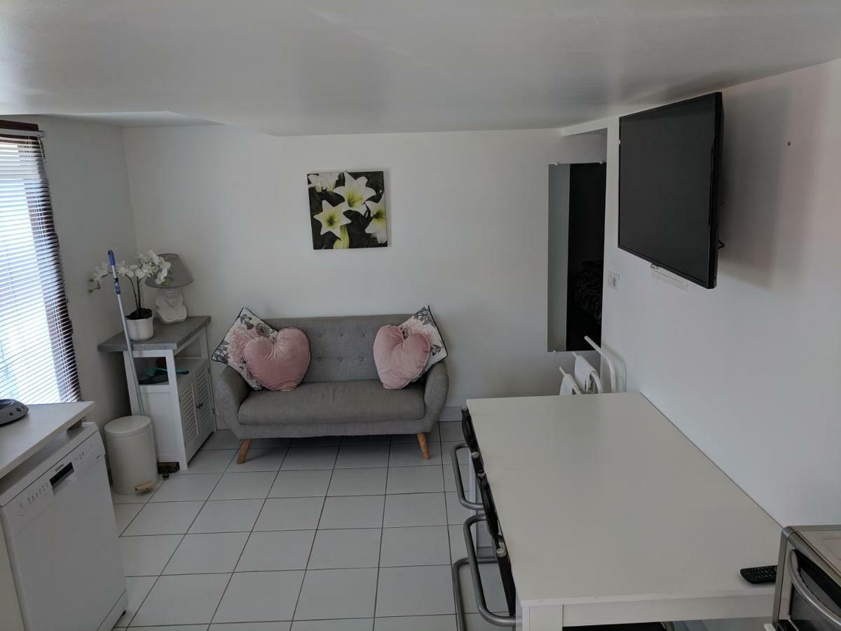 2 Person Apartment آسكا المظهر الخارجي الصورة